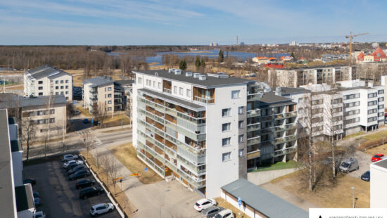 2h+kt+ph++s+las.parveke  (oma tontti) Aleksanterinkatu 67 A 18, 90120 Oulu