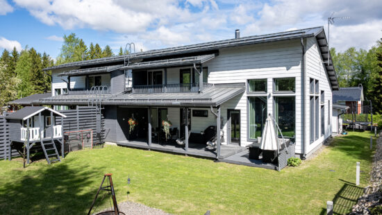 4 mh, olohuone, keittiö, sauna, 2 kph, 3 wc, khh, 2 vh, terassi, parveke Muuraojantie 10  , 90650 Oulu