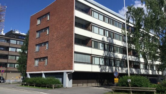 Autotalli Koulukatu 33-35 AT 22, 90100 Oulu